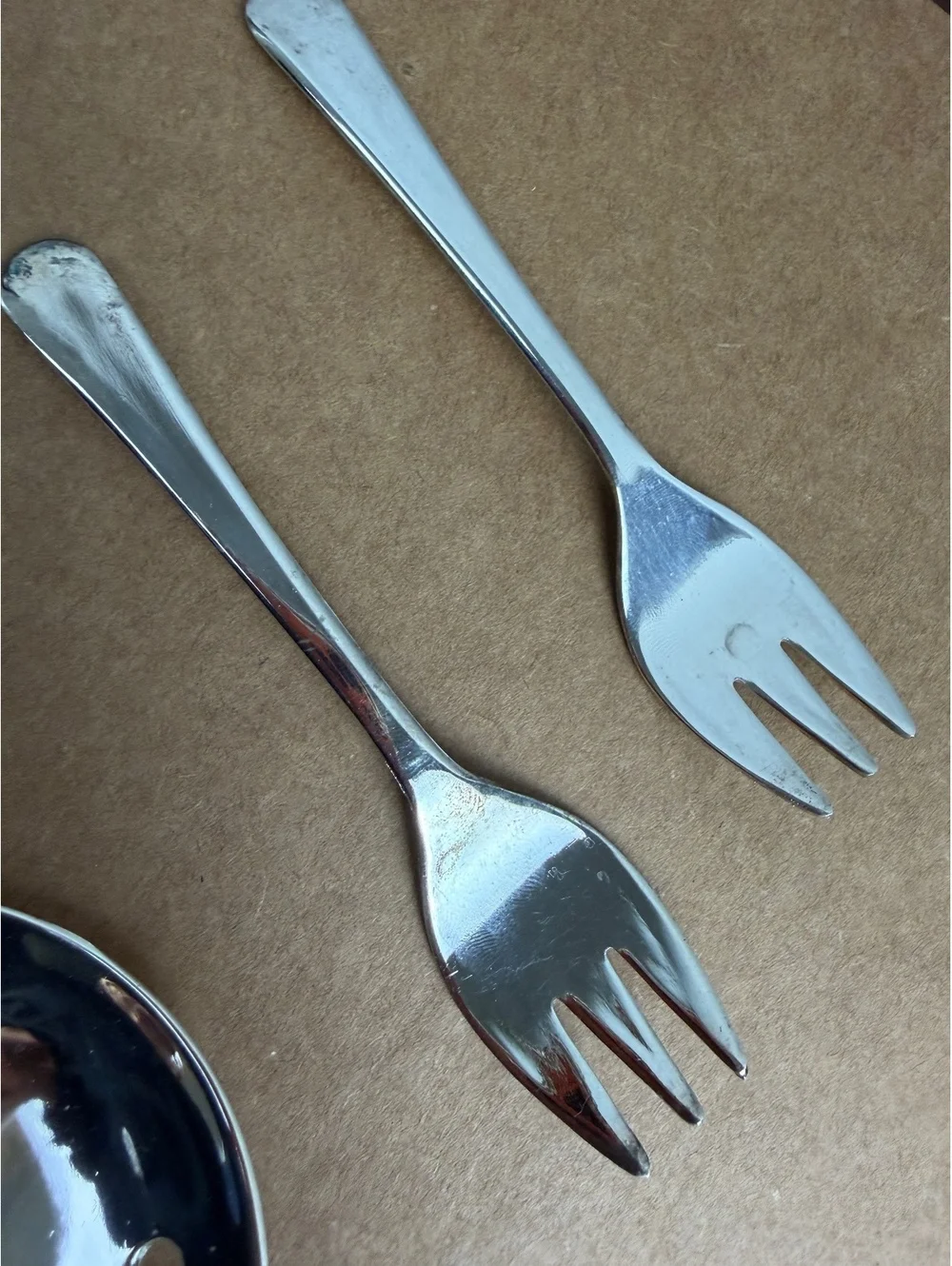 Flatwear - 3 silver plated relish type forks